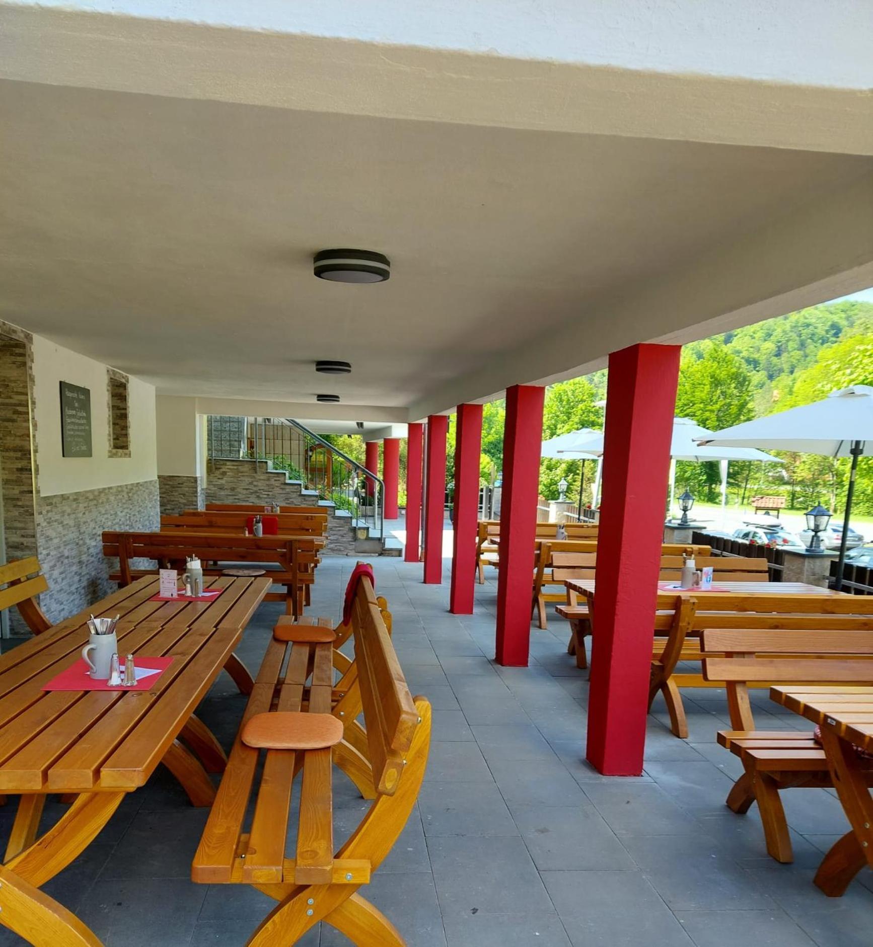Hotel Landgasthof Frankenstern Гёсвайнштайн Экстерьер фото